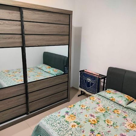 Aiman'S Rose Homestay Teluk Panglima Garang Zewnętrze zdjęcie