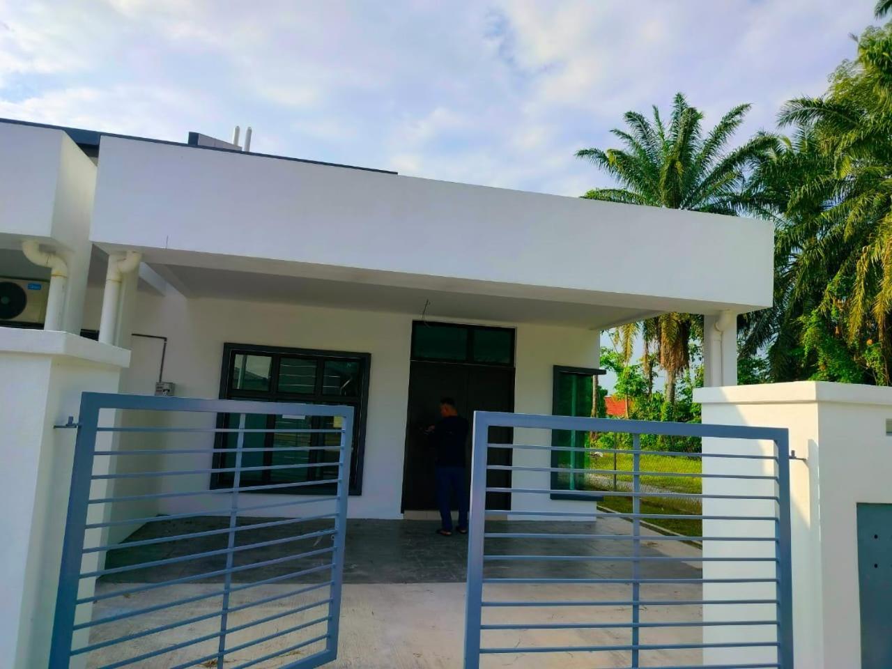 Aiman'S Rose Homestay Teluk Panglima Garang Zewnętrze zdjęcie
